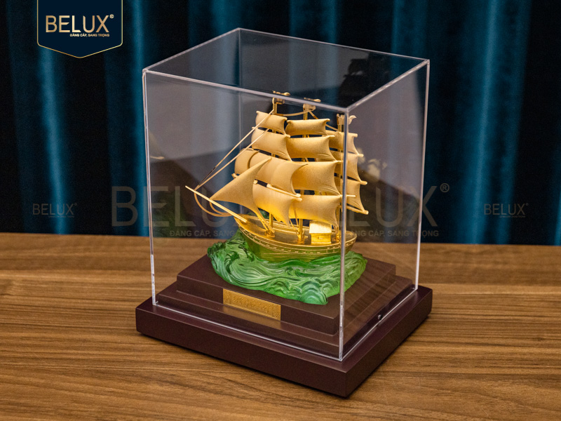 Mô hình thuyền kim ngọc quy tài - dát vàng - 18x15.5x12.5cm