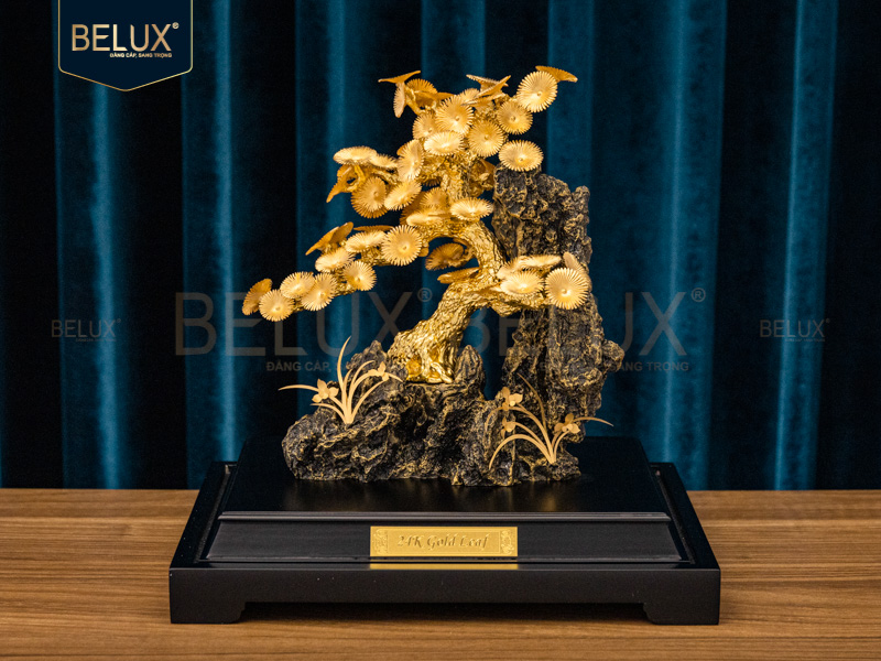 Cây tùng phú quý trường an - dát vàng - 34.5x29x22cm