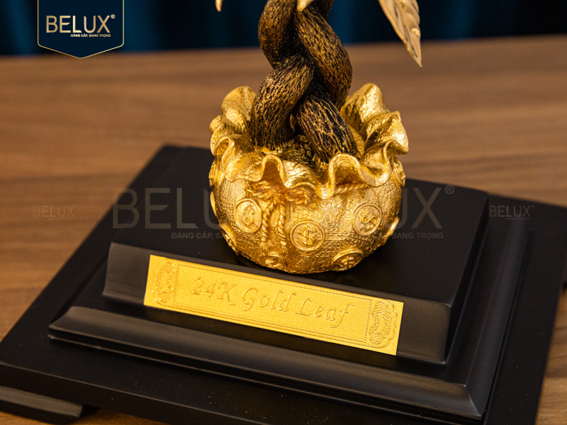 chi-tiet-chau-cay-kim-ngan-ma-vang-24k