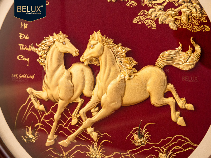 Biểu trưng tròn mã đáo thành công dát vàng 24k