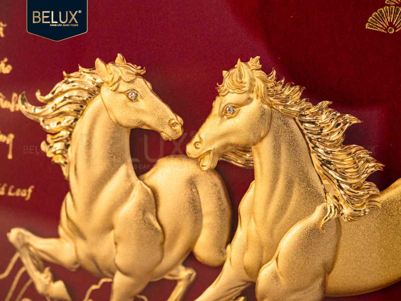 Biểu trưng tròn mã đáo thành công dát vàng 24k