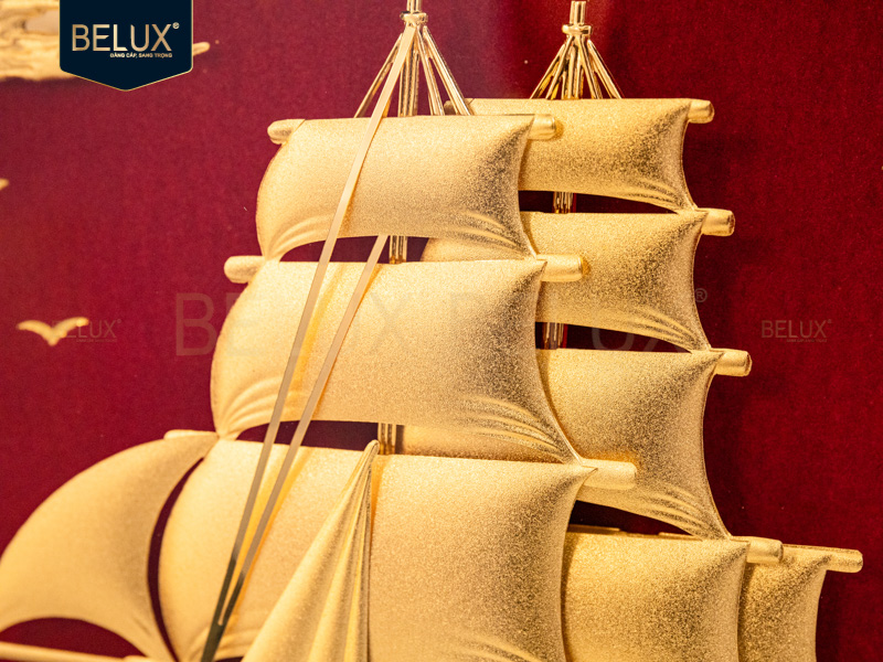 Biểu trưng tròn thuận buồm xuôi gió dát vàng 24k