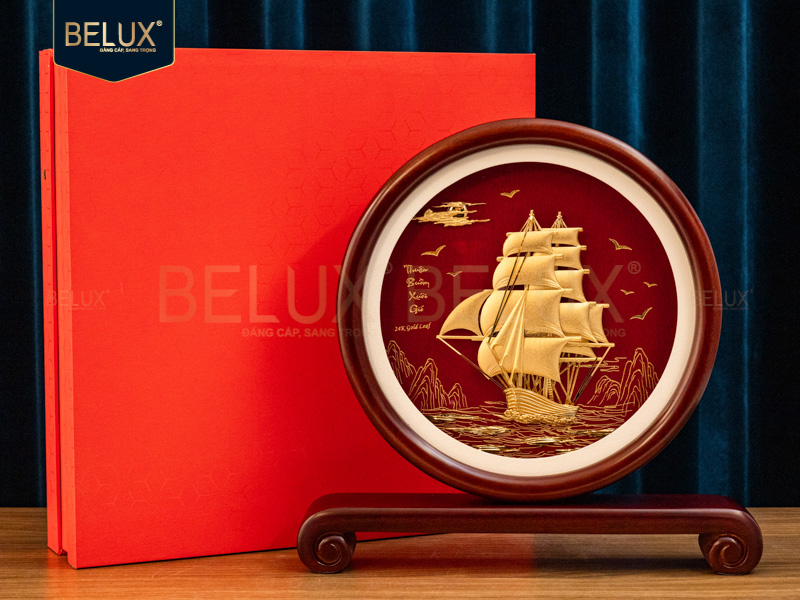 Biểu trưng tròn thuận buồm xuôi gió dát vàng 24k