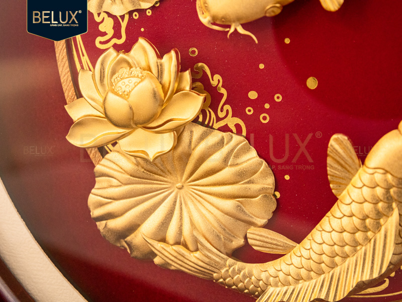 Biểu trưng tròn cá chép hoa sen dát vàng 24k
