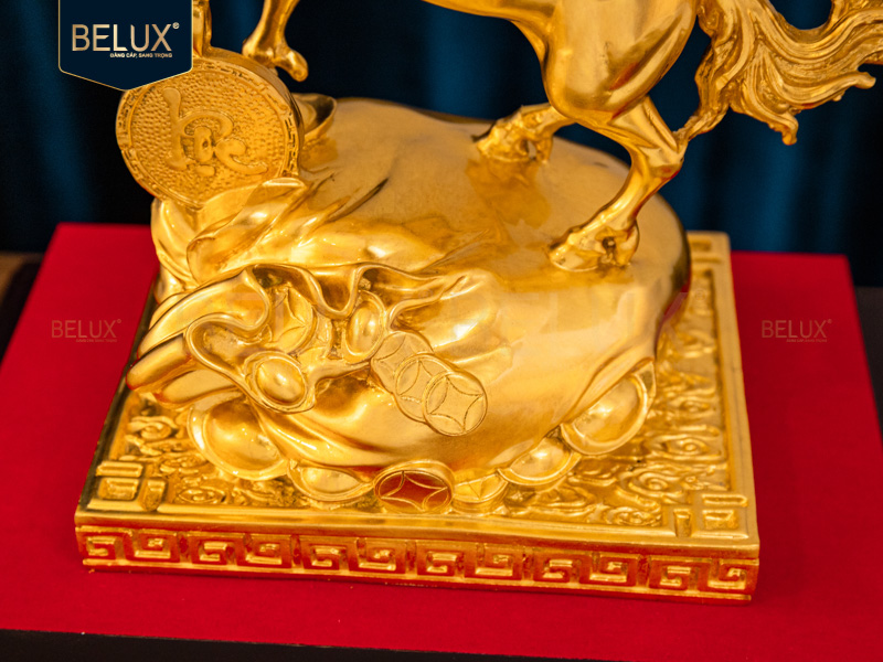 Tượng Ngựa chữ lộc dát vàng 24k