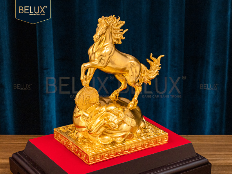 Tượng Ngựa chữ lộc dát vàng 24k