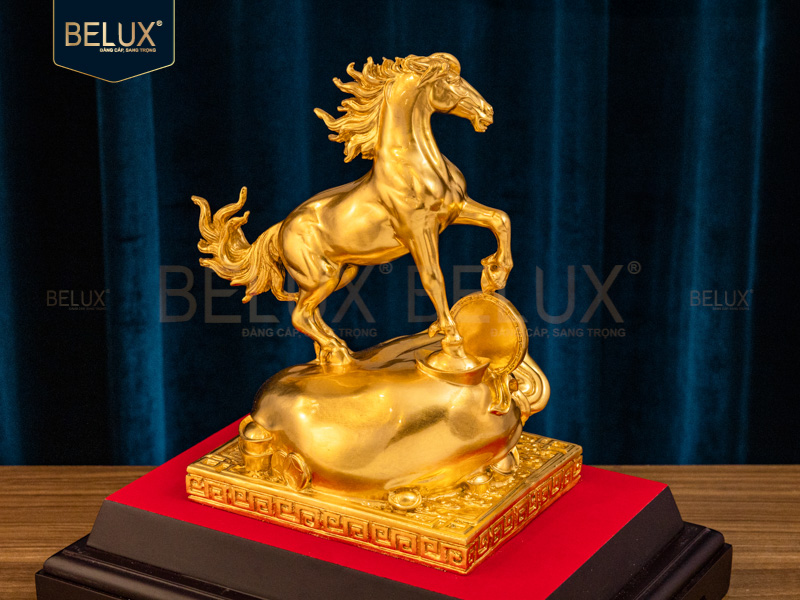 Tượng Ngựa chữ lộc dát vàng 24k