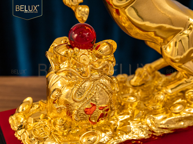 Tượng ngựa túi tiền tài lộc mạ vàng 24k