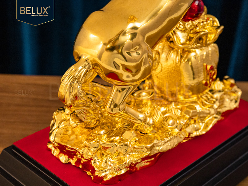 Tượng ngựa túi tiền tài lộc mạ vàng 24k