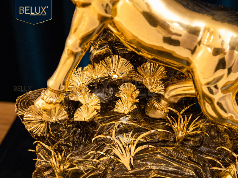 Tượng Ngựa Mã Vương Phú Quý Dát Vàng 24K