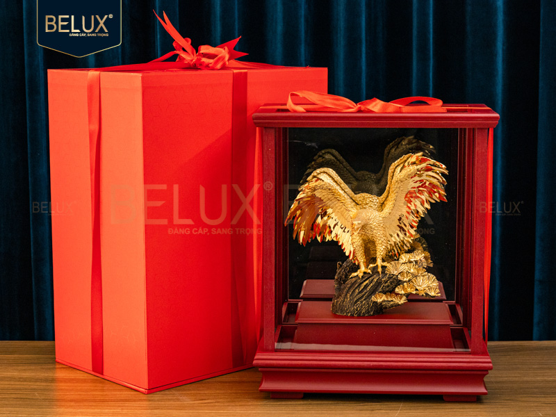 Tượng đại bàng tung cánh dát vàng 24K Mẫu 2