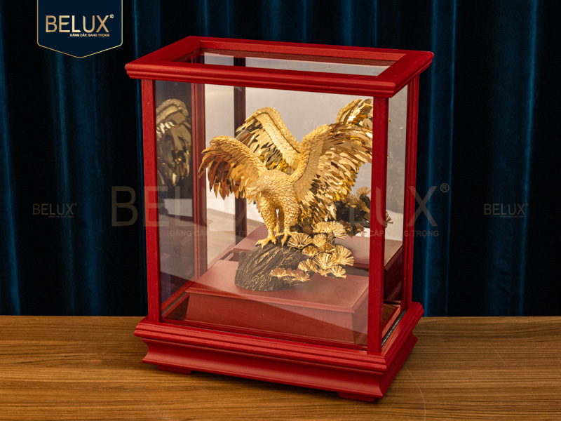 Tượng đại bàng tung cánh dát vàng 24K Mẫu 2
