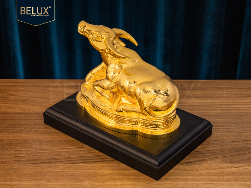 Tượng Linh Vật Trâu Phong Thuỷ Mạ Vàng 24