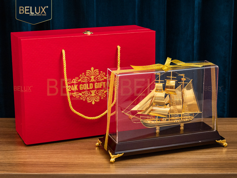 qua-tang-thuyen-buom-ma-vang