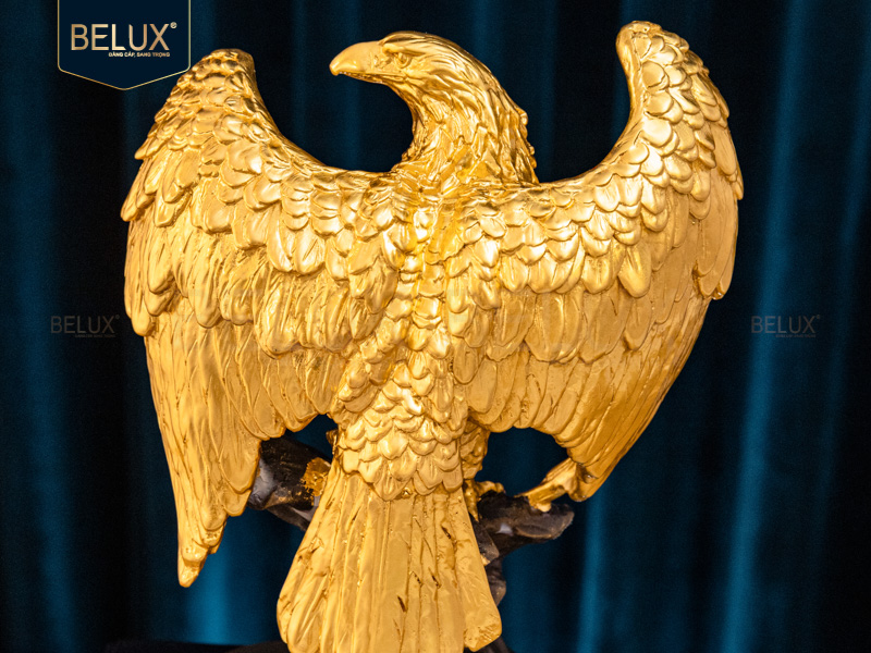 Tượng đại bàng tung cánh dát vàng 24k cao 25cm mẫu 3