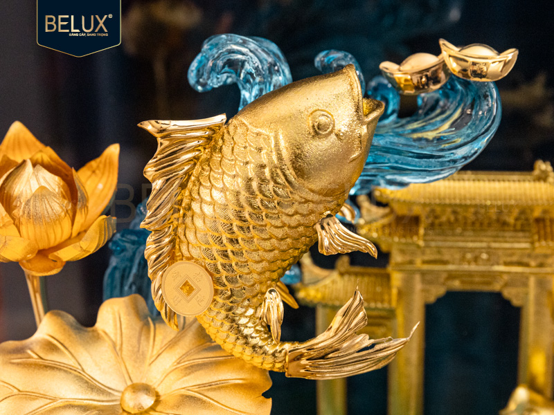 Tượng cá chép vượt vũ môn dát vàng 24k cao 36cm