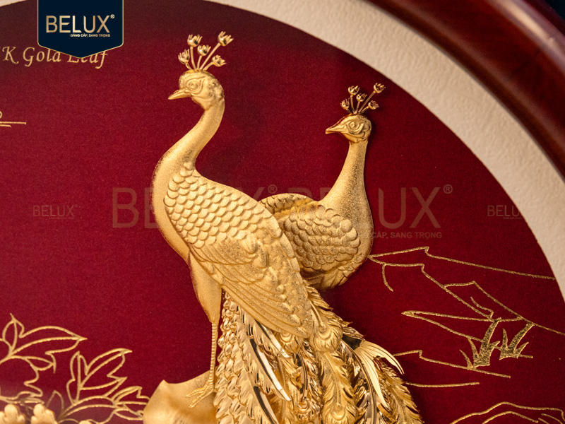Biểu trưng tròn đôi công dát vàng 24k&nbsp;