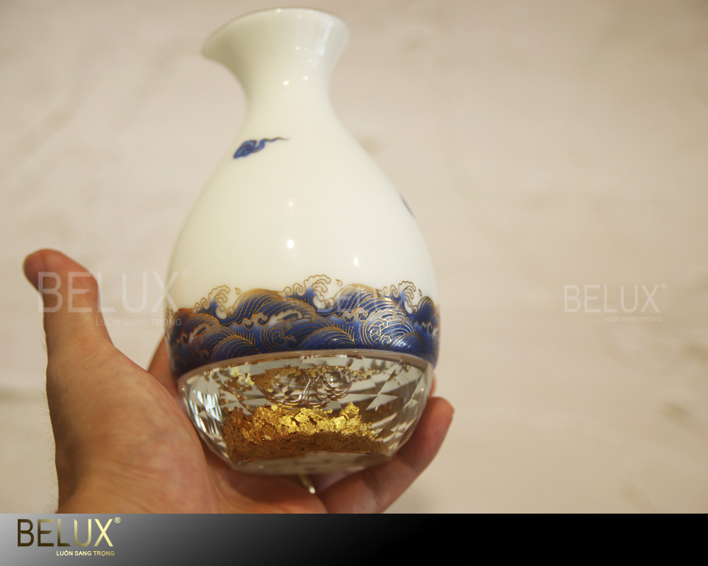 Bộ Bình Ly Sứ Vân Mây Đế Lá Vàng – Dấu Ấn Sang Trọng Trong Nghệ Thuật Thưởng Trà Và Rượu