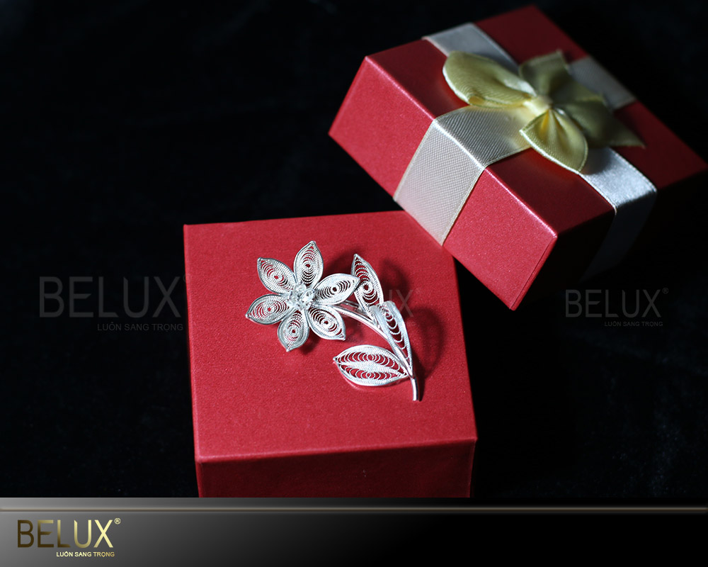 Hoa Cài Áo Mẫu 5