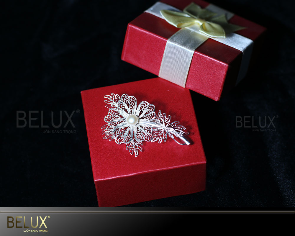 Hoa Cài Áo Mẫu 2