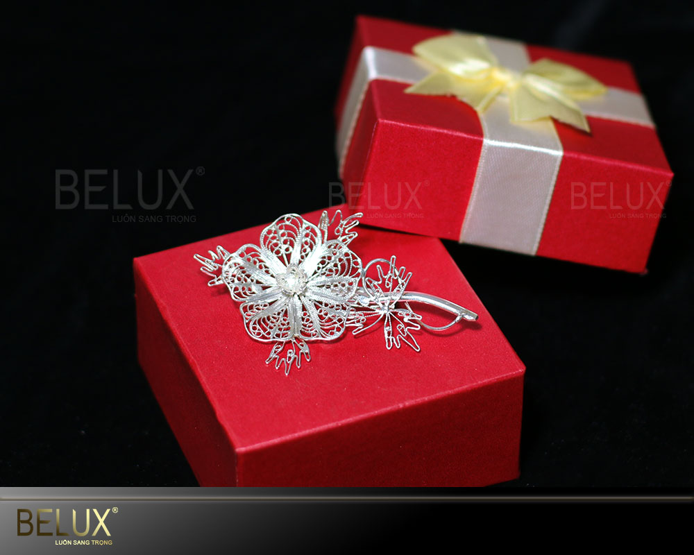 Hoa Cài Áo Mẫu 1