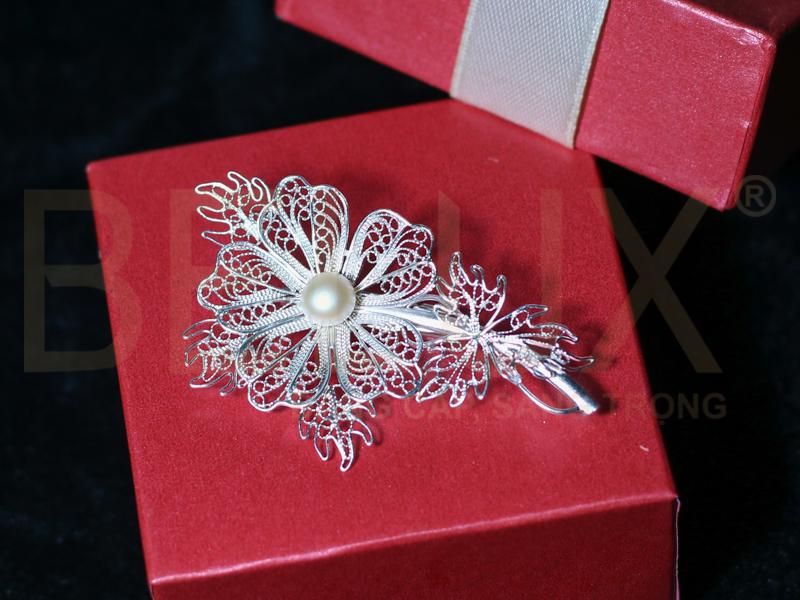 Hoa Cài Áo Mẫu 1