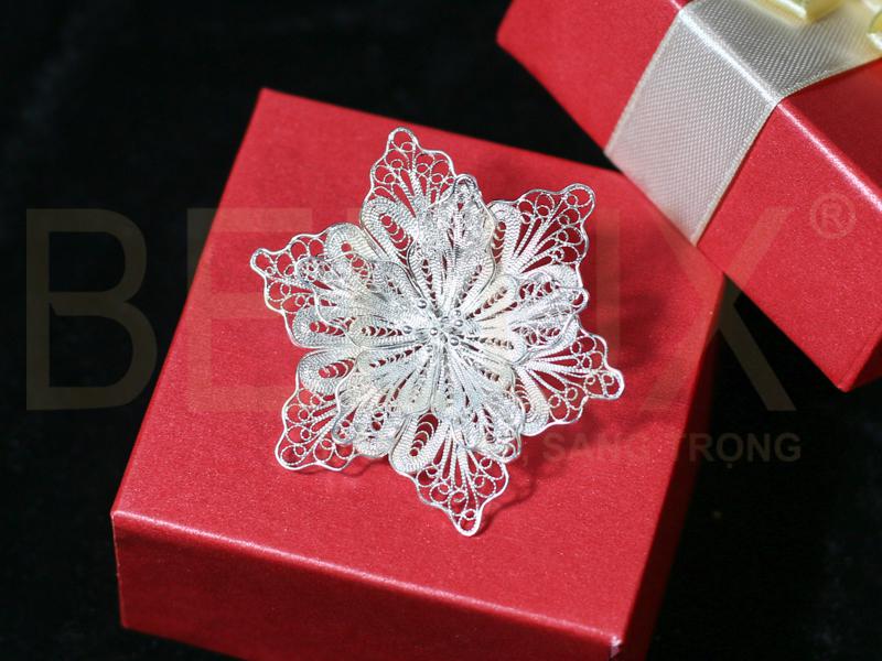 Hoa Cài Áo Mẫu 4