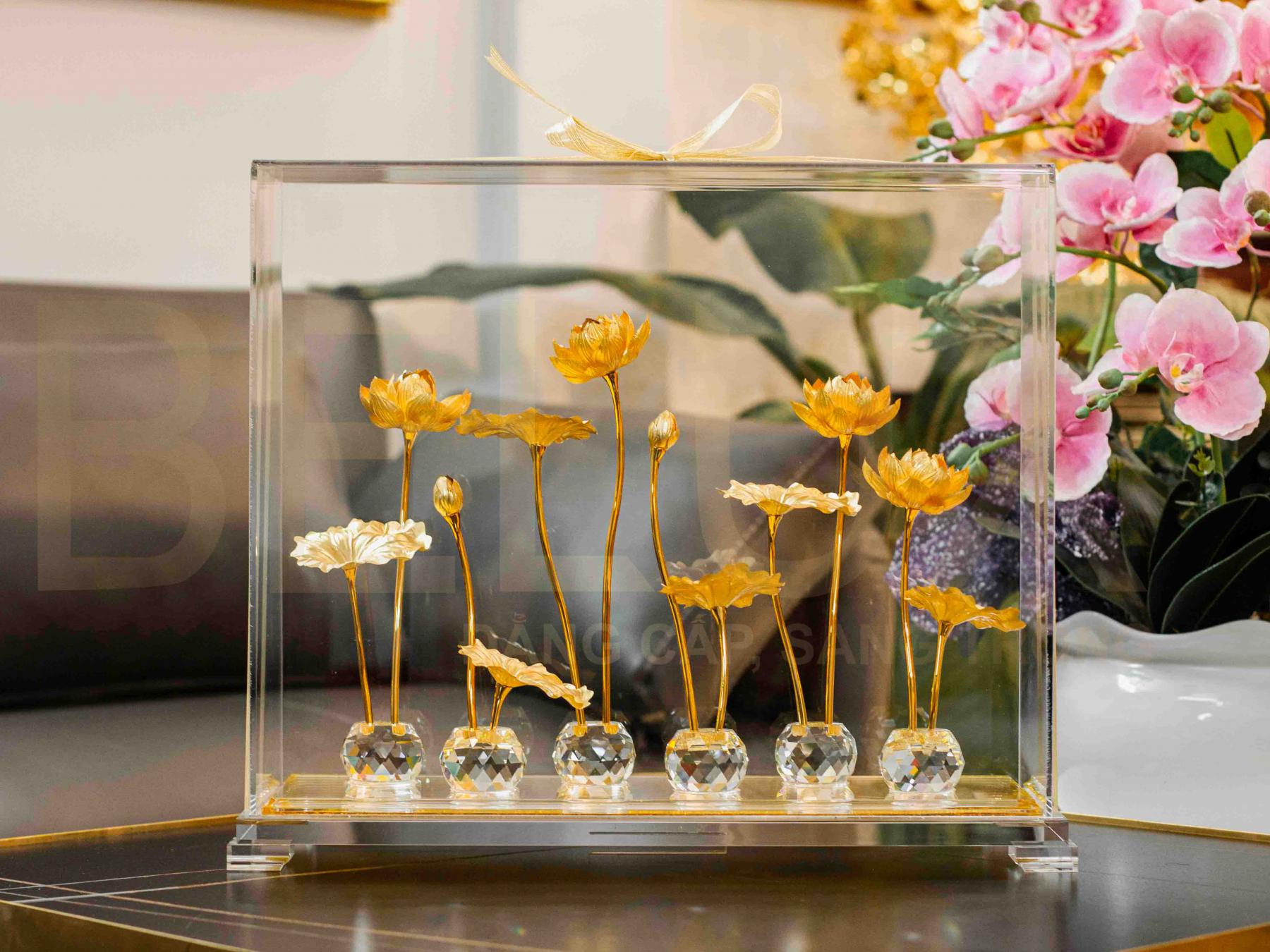 Hồ hoa sen dát vàng 24K 12 nhánh