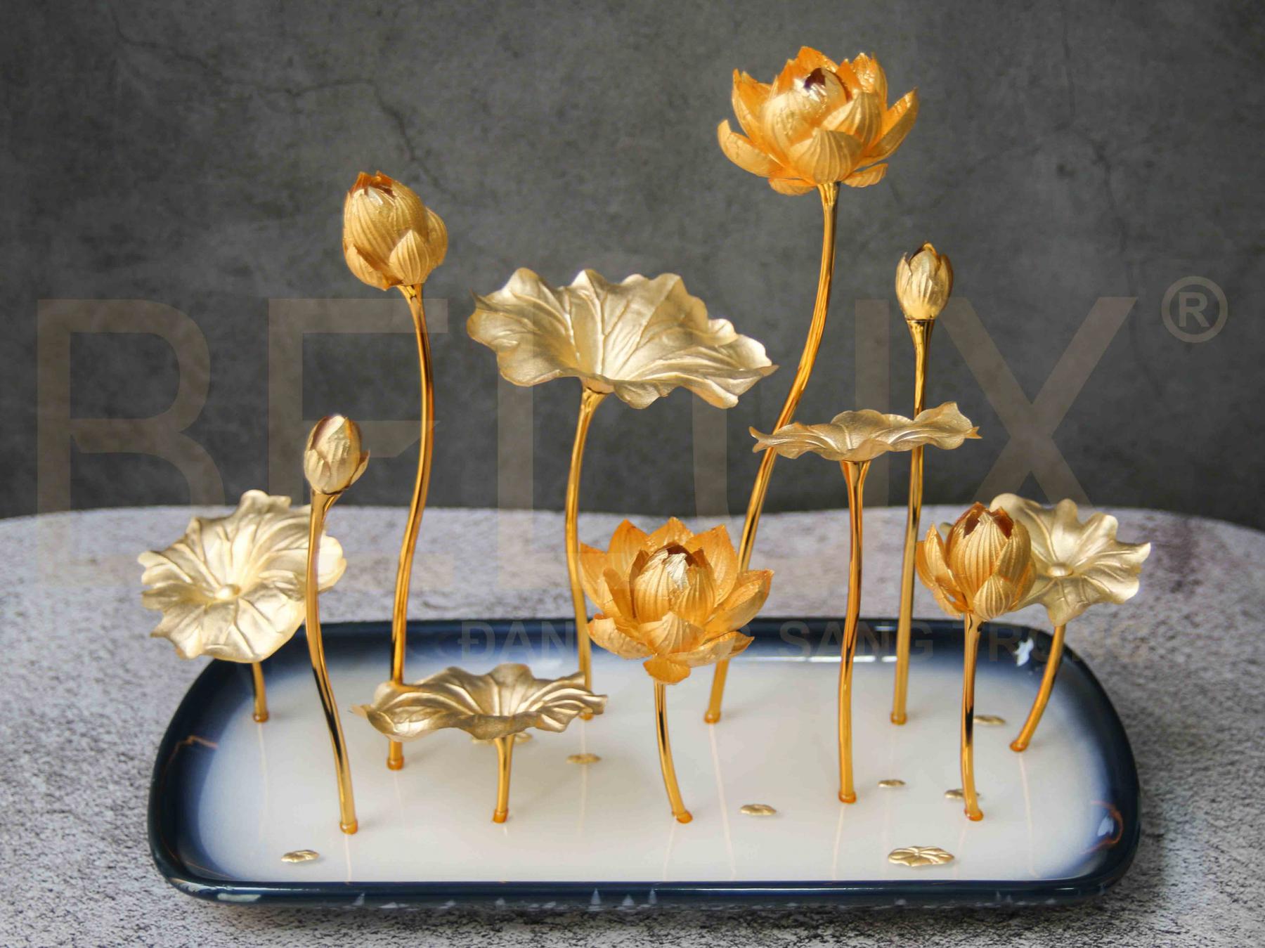 Hồ Hoa Sen Dát Vàng 24K KT 32x15x35cm
