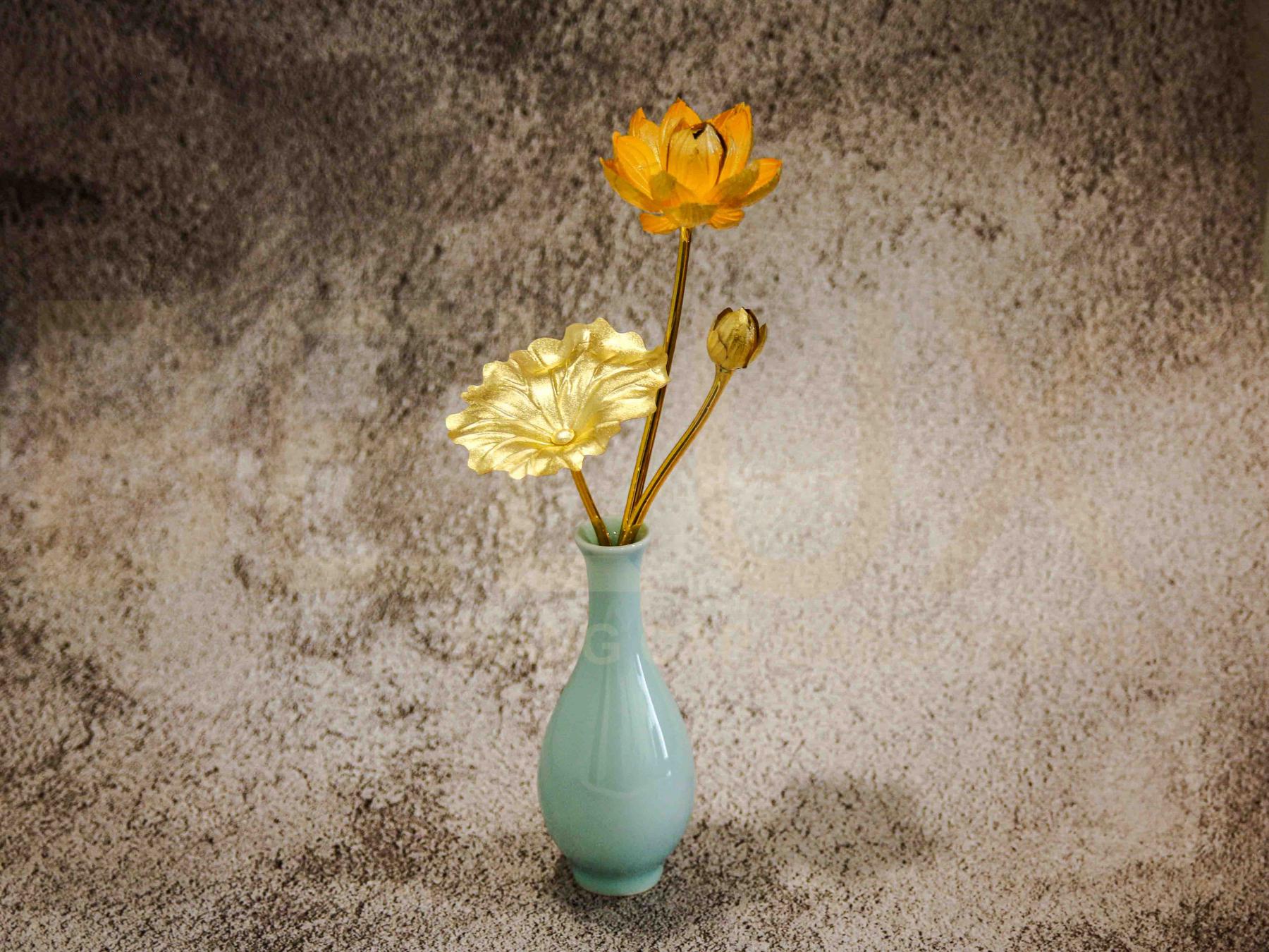 Lọ hoa sen dát vàng 24K 3 nhánh