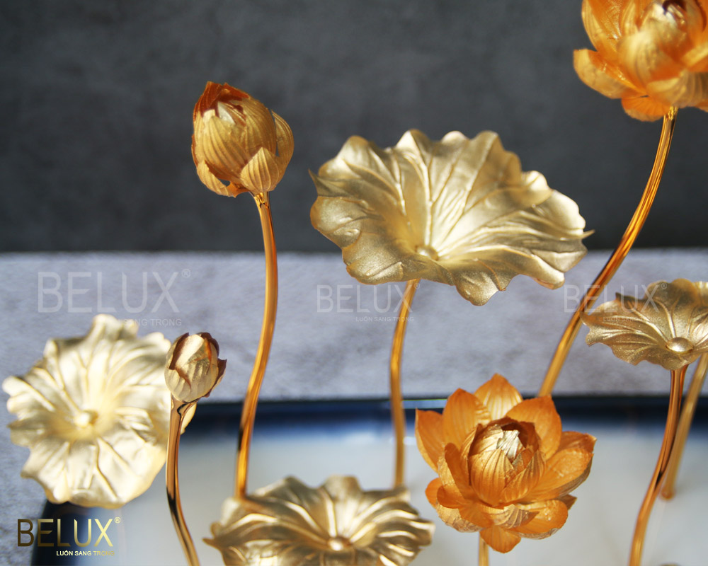 Hồ Hoa Sen Dát Vàng 24K KT 32x15x35cm