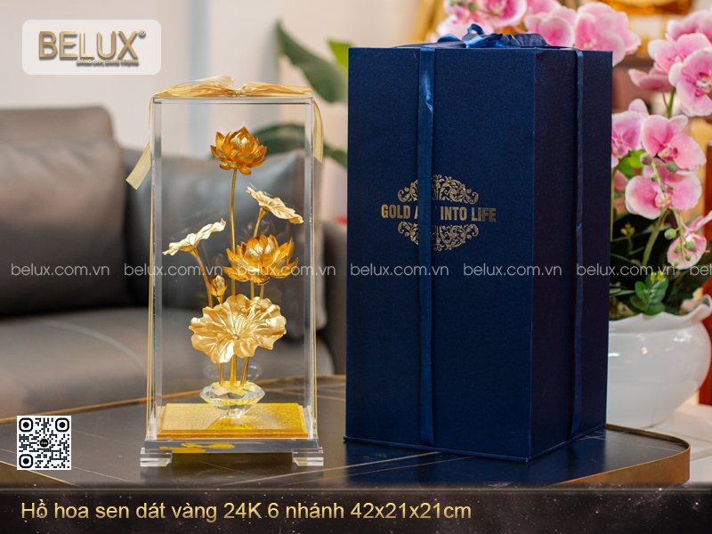 qua-tang-hoa-sen-dat-vang
