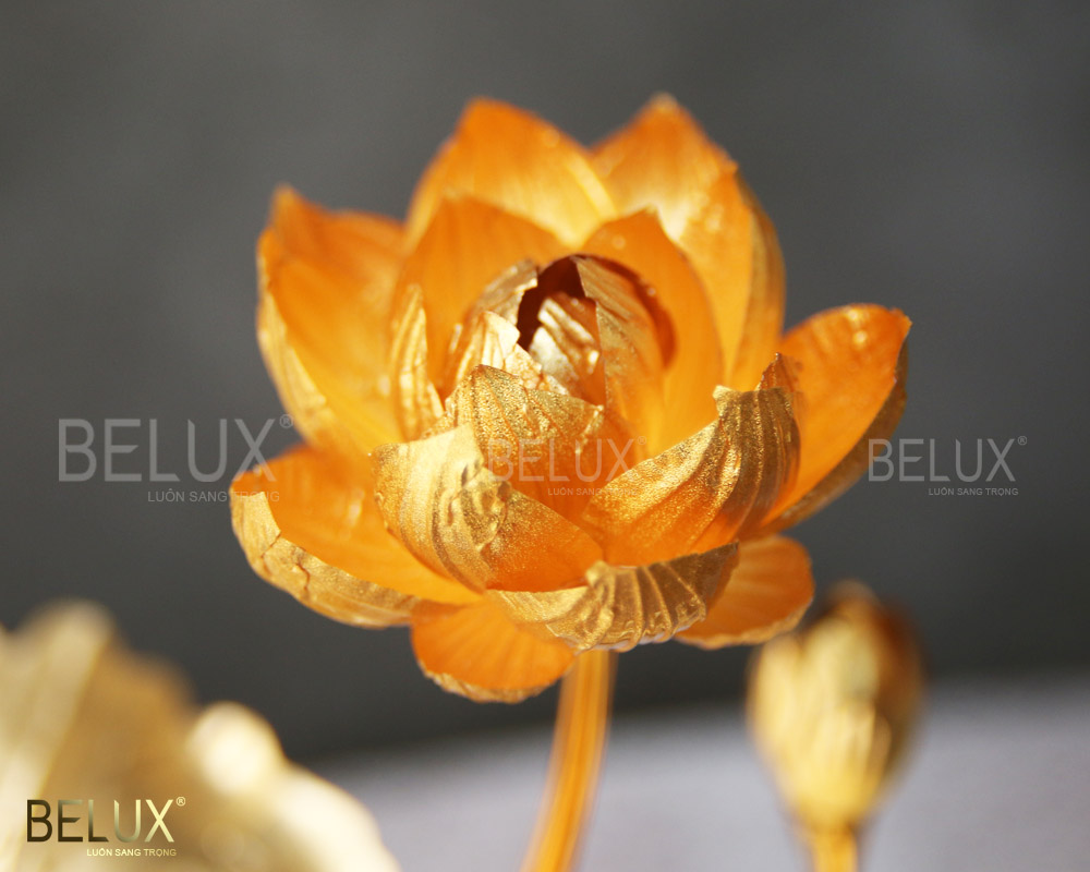 Hồ Hoa Sen Dát Vàng 24K KT 32x15x35cm