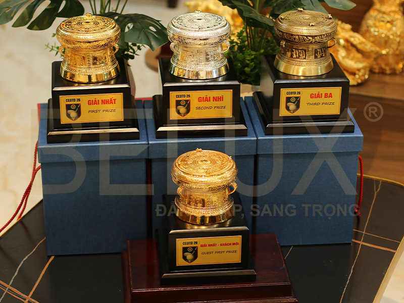 Bộ Cúp Golf Trống Đồng Chế Tác Theo Mẫu Yêu Cầu