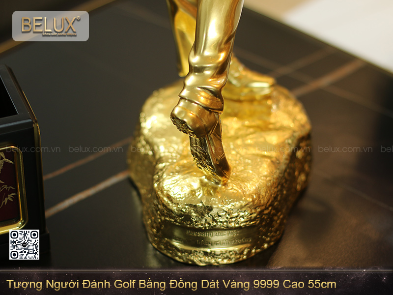 Tượng Người Đánh Golf Bằng Đồng Dát Vàng 9999 Cao 50cm