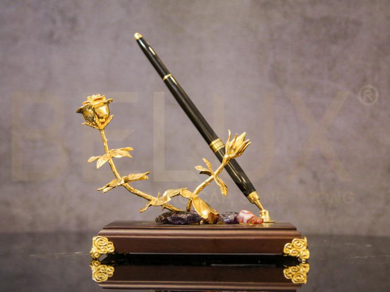 Đế bút hoa hồng mạ vàng 24k mẫu 1