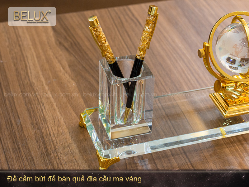 Đế cắm bút để bàn quả địa cầu mạ vàng