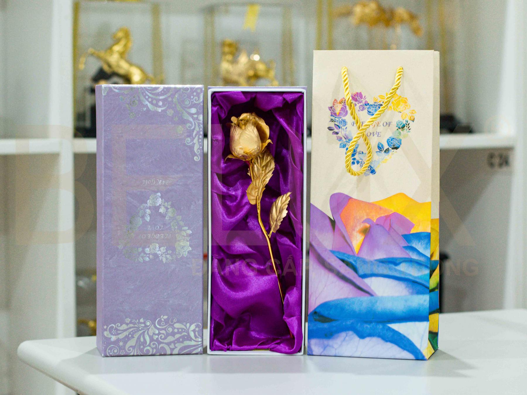 Nụ hồng dát vàng 24k