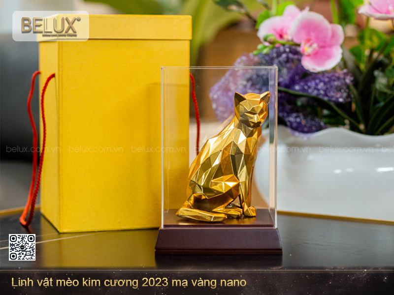 Tượng Mèo Kim Cương mạ vàng nano