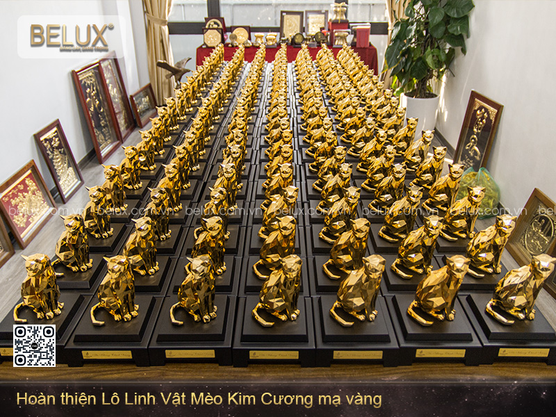 Lô quà tặng Linh Vật Mèo Kim Cương mạ vàng