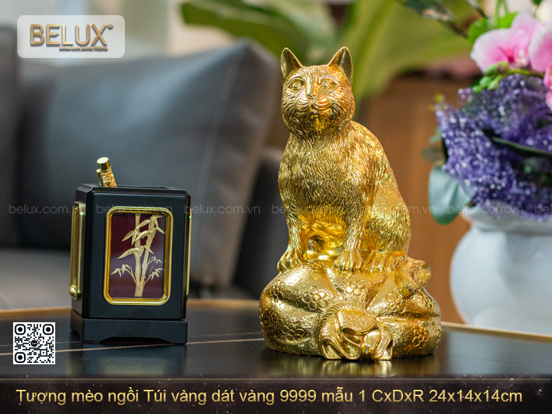 Tượng Mèo ngồi Túi vàng dát vàng 9999