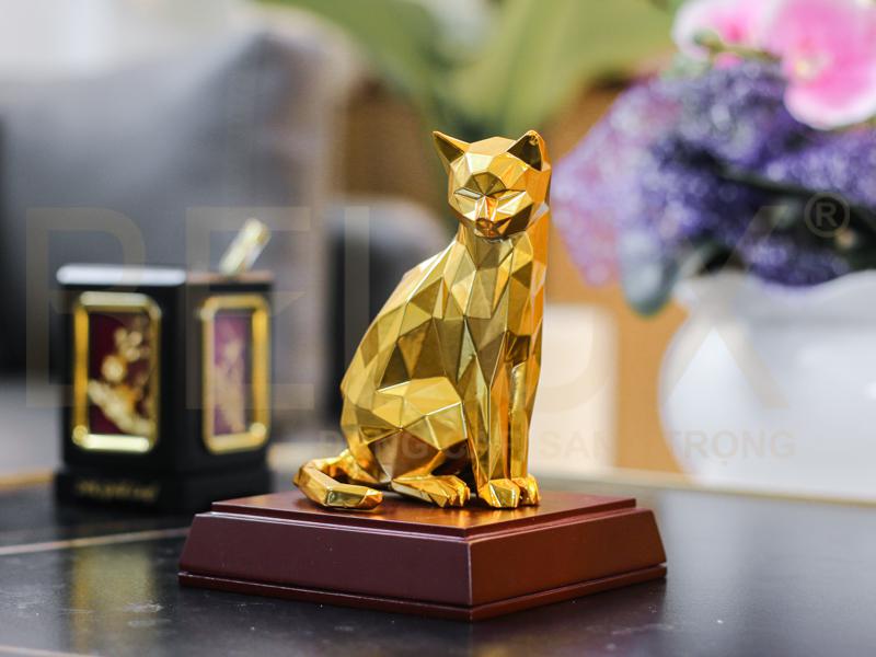 Tượng Mèo Kim Cương mạ vàng nano
