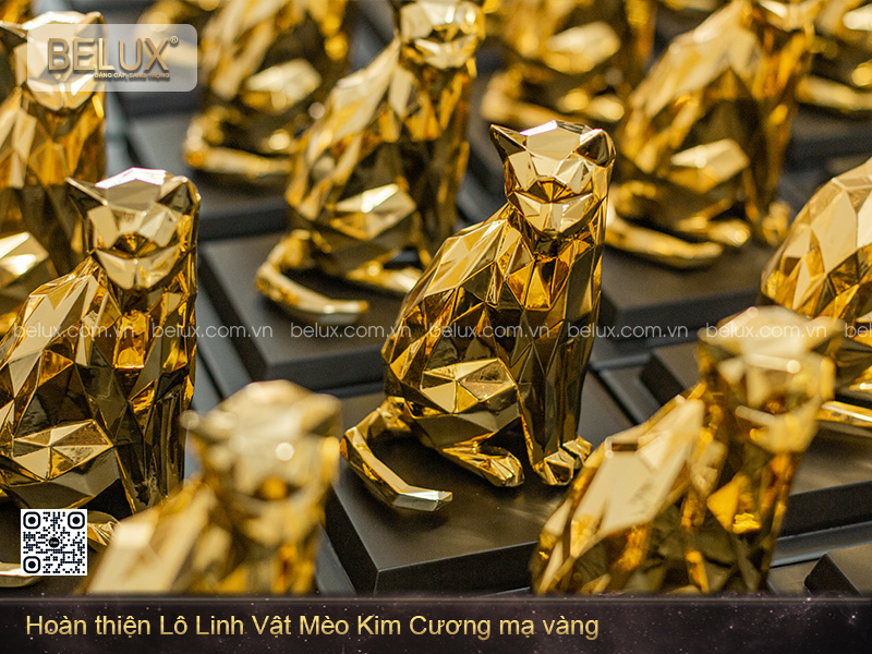 Lô quà tặng Linh Vật Mèo Kim Cương mạ vàng