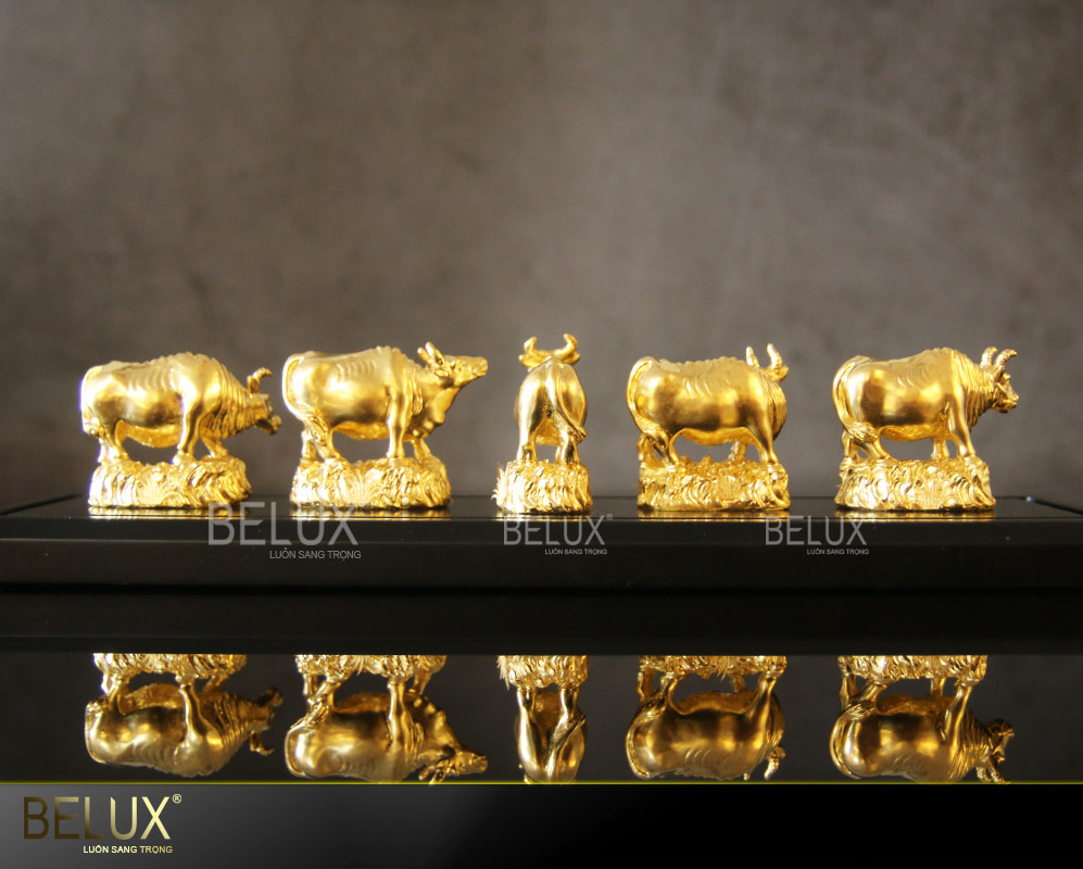 Tượng Trâu Phong Thủy Mạ Vàng 24k Mẫu 3