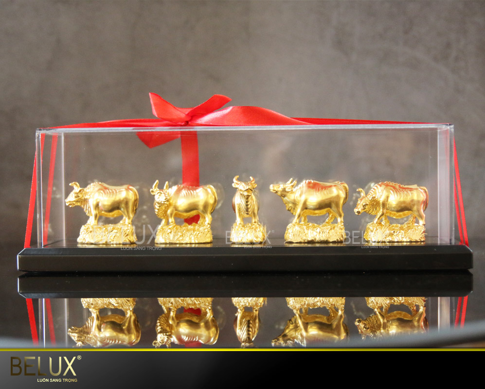 Tượng Trâu Phong Thủy Mạ Vàng 24k Mẫu 3