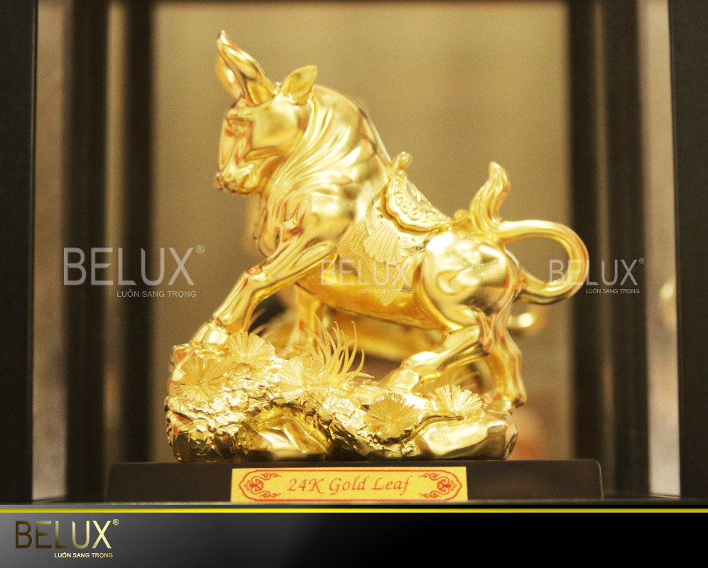 Tượng Linh Vật Trâu Mạ Vàng 24k