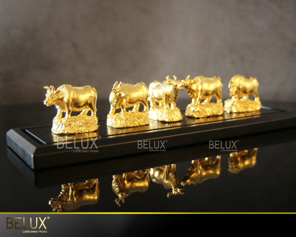 Tượng Trâu Phong Thủy Mạ Vàng 24k Mẫu 3