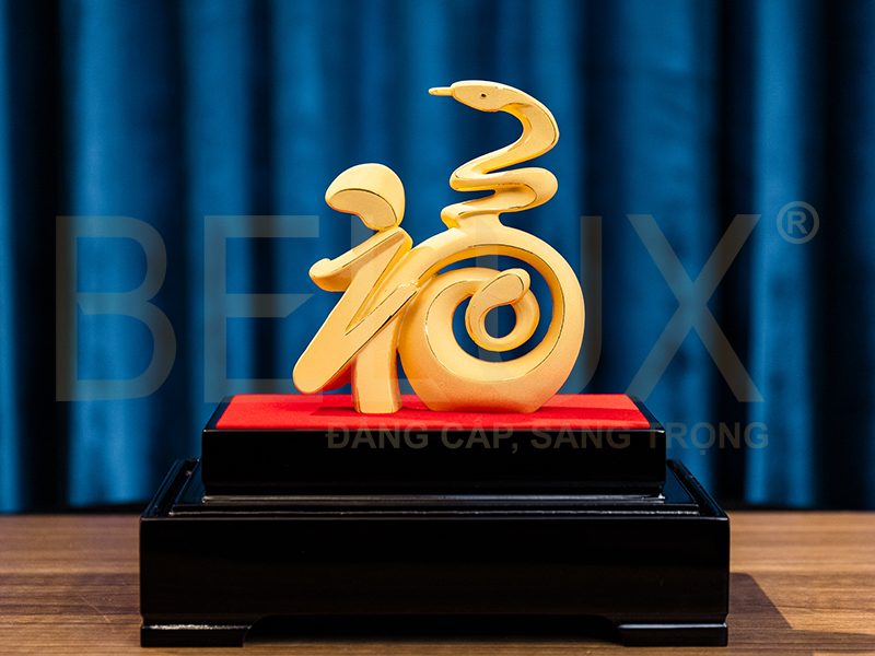 Tượng Rắn Chữ Phúc Mạ Vàng