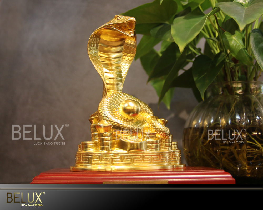 Tượng Rắn Phong Thủy Dát Vàng 9999