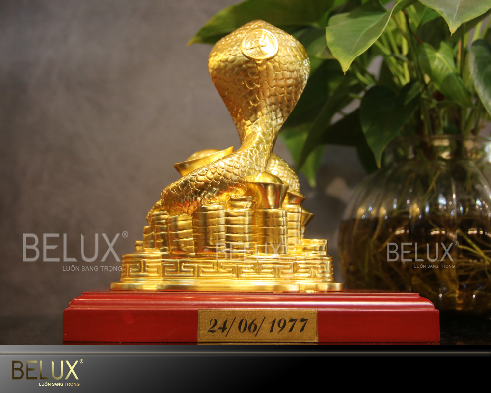 Tượng Rắn Phong Thủy Dát Vàng 9999